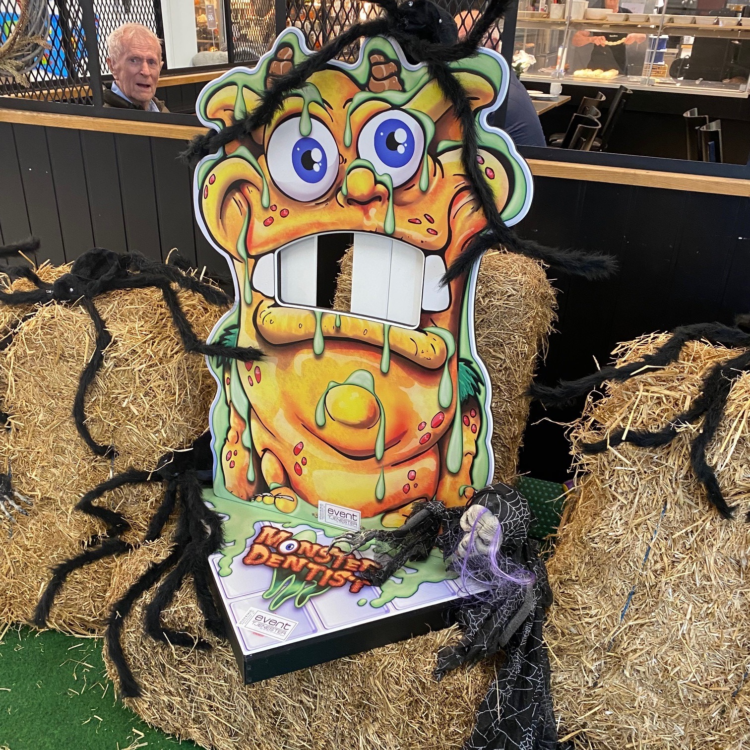 Kast på monsteret - Bilde 8